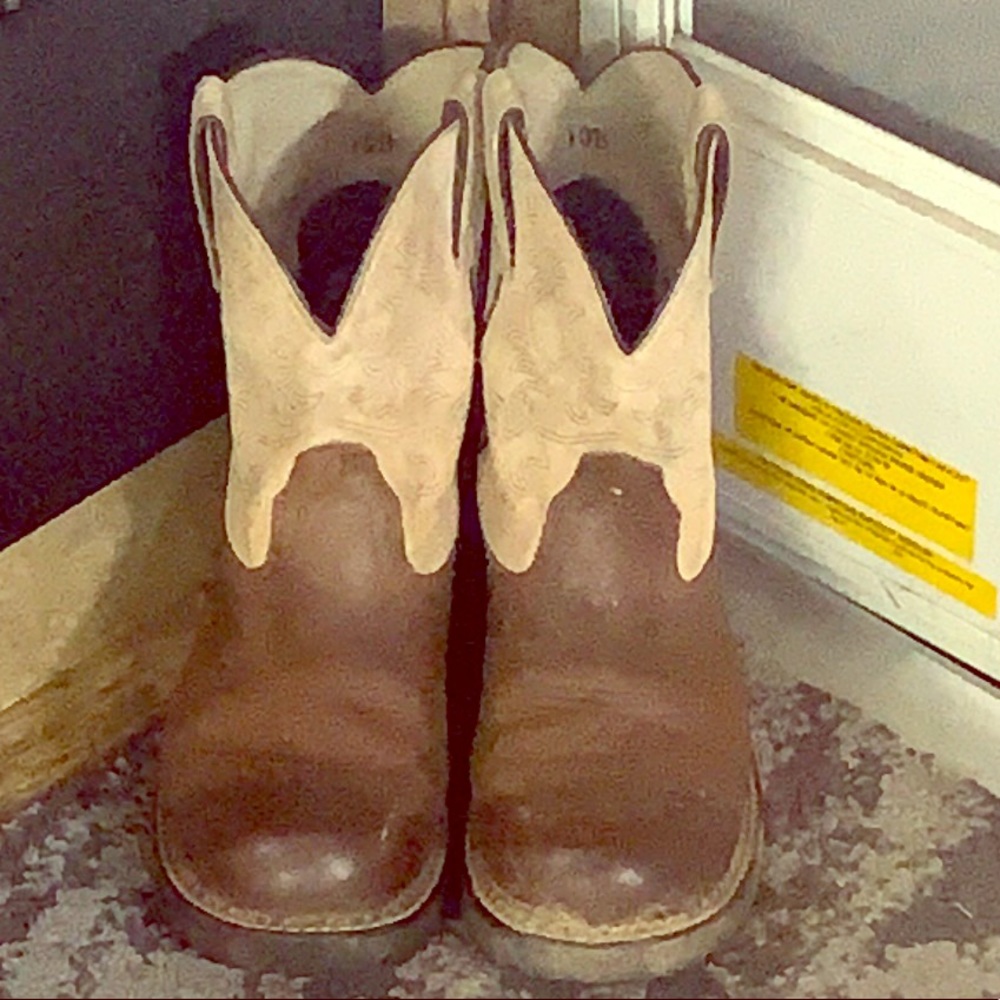 Ariat boots size 10